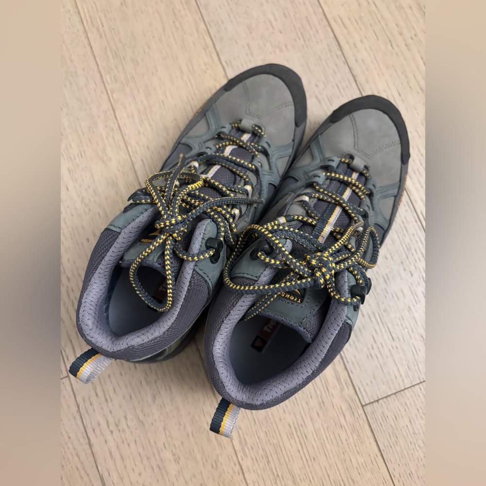 Men's Gray Hiking Shoes